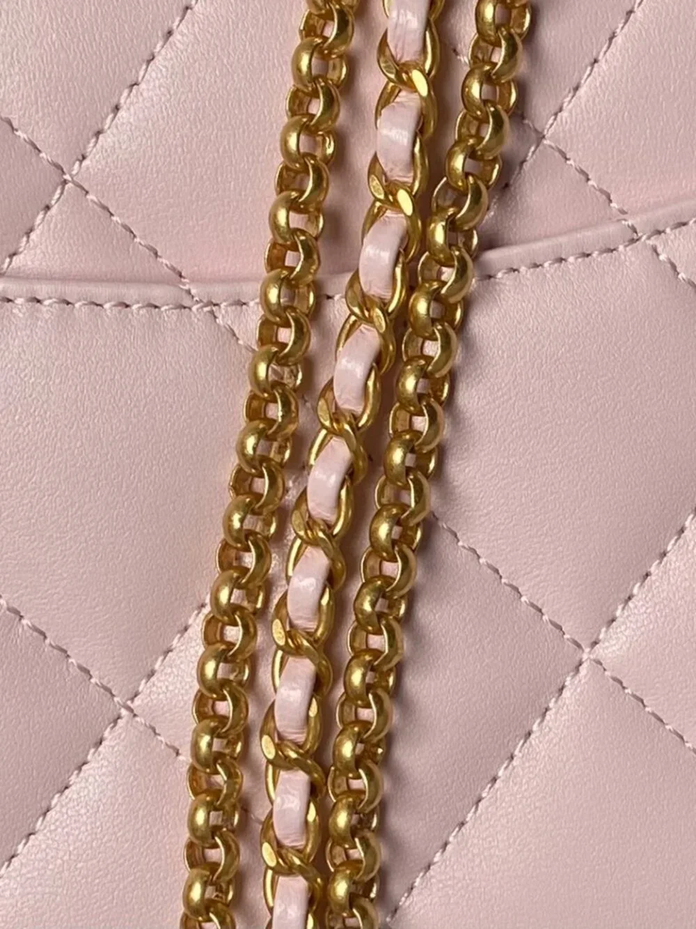 Chanel 24A Classic Flap Bag with Metal Fringe Chain - Picture 5 of 9